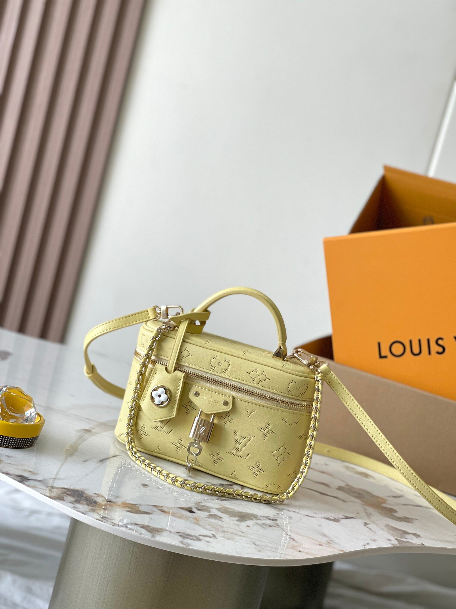 LV M11298yellow